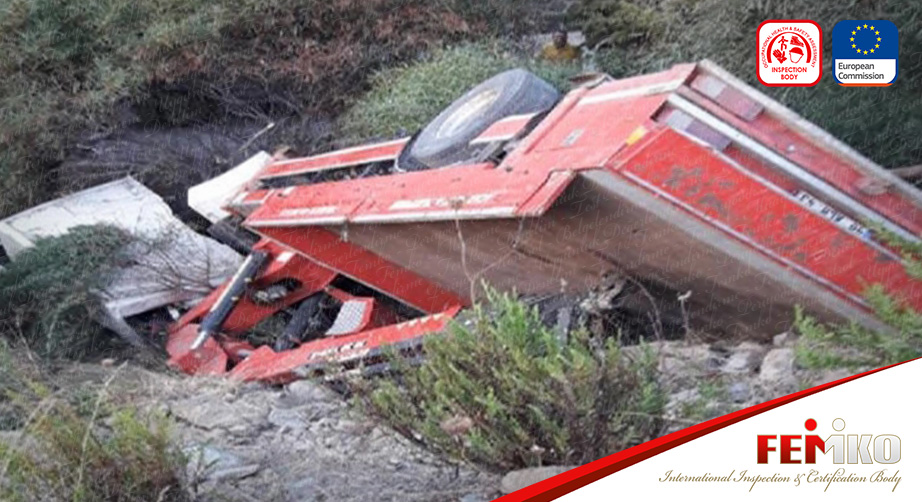 Bodrum’da Freni Boşalan Vinç Şarampole Devrildi