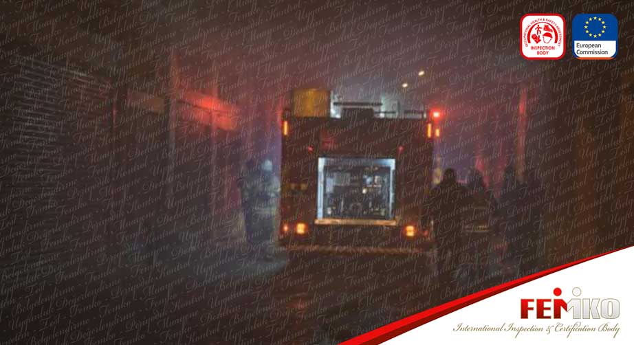 İzmir’de Mobilya Fabrikasında Çıkan Yangın Söndürüldü